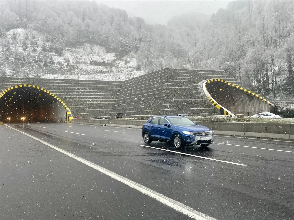 Bolu Dağı\'nda Kar Yağışı