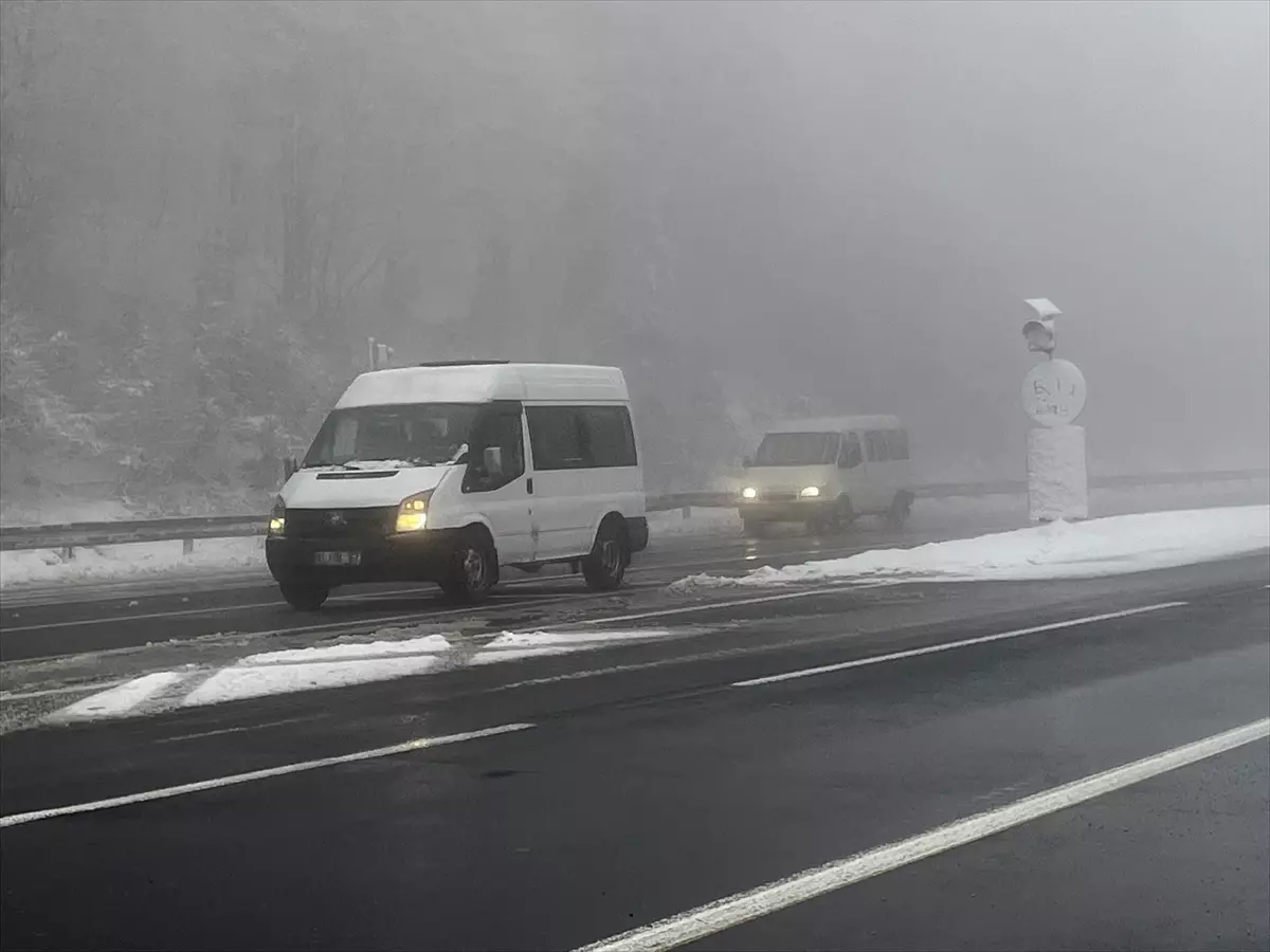 Bolu Dağı\'nda Kar ve Sis Etkili