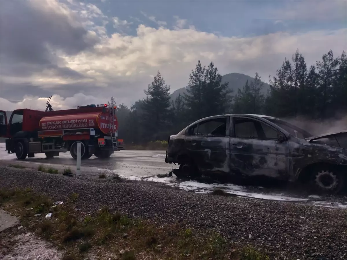 Bucak\'ta Otomobil Yangını