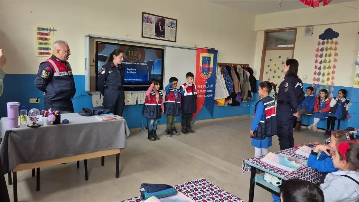 Jandarmadan Öğrencilere Güvenlik Eğitimi