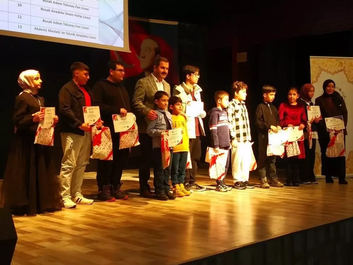 Bucak\'ta Kitap Okuma Yarışması Ödülleri Sahiplerini Buldu