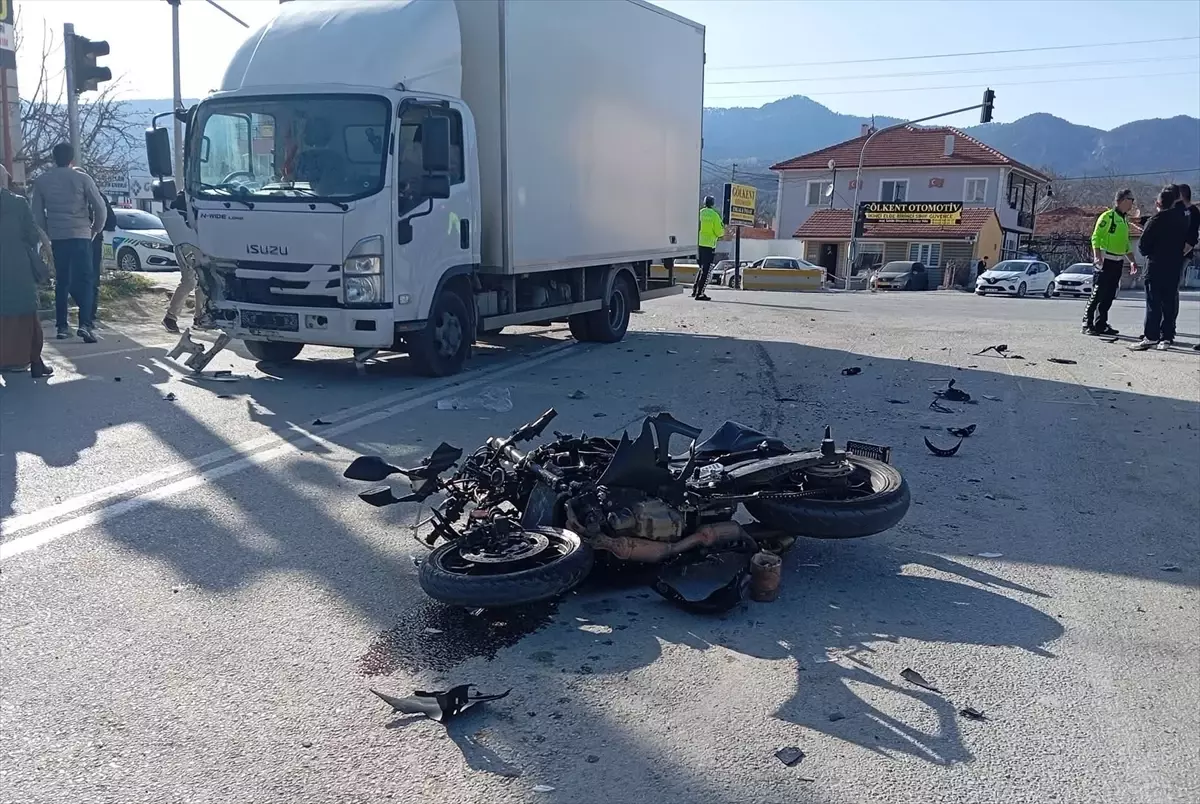Gölhisar\'da Motosiklet Kazasında Sürücü Hayatını Kaybetti