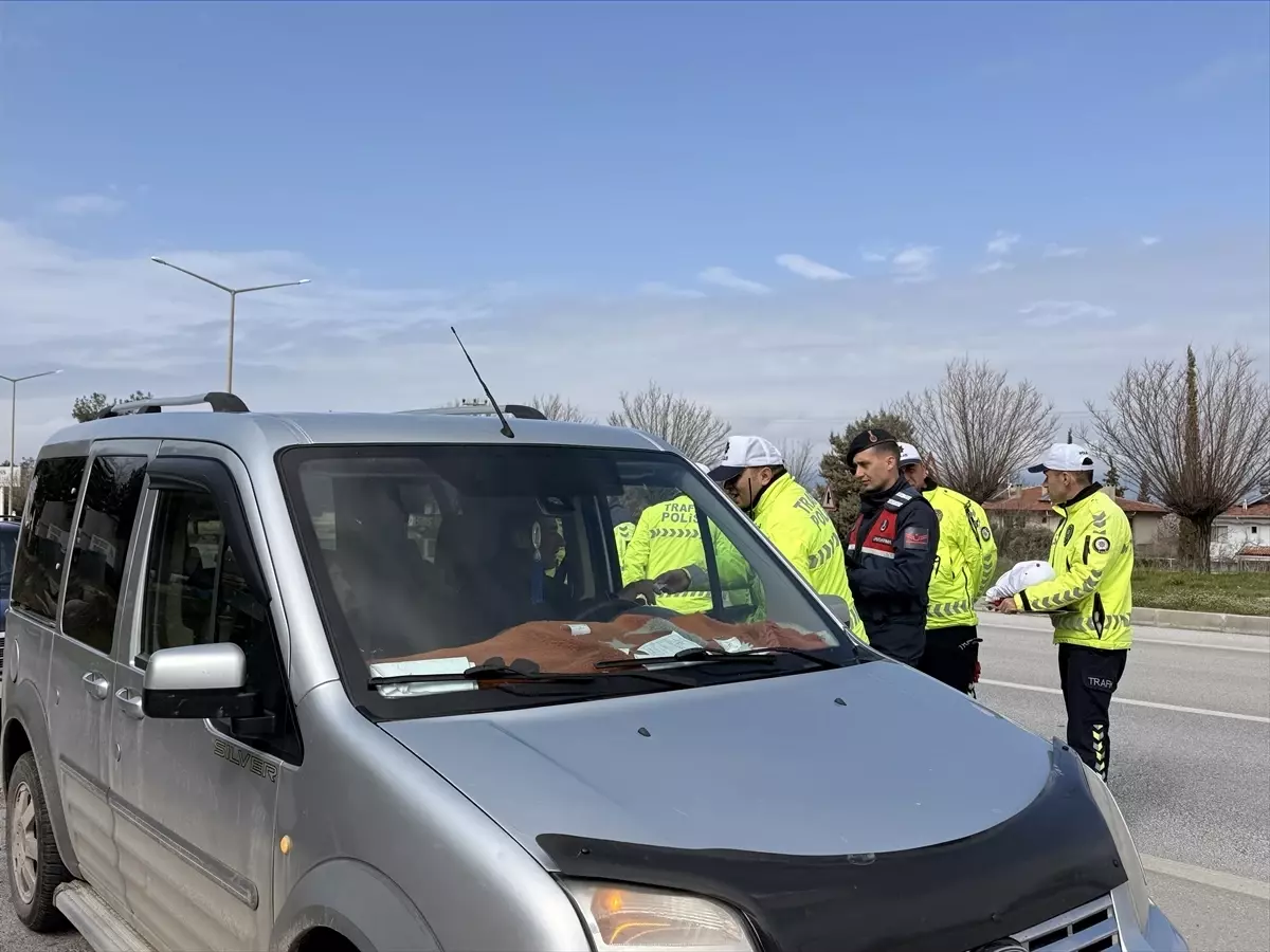 Burdur Valisi Bayramda Personelle Bir Araya Geldi