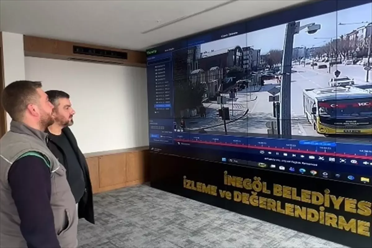 İnegöl\'de Duyarlı Çanta Teslimi