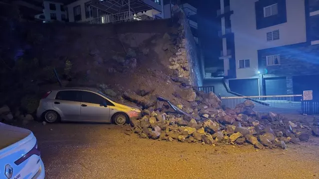 Mudanya’da İstinat Duvarı Çöktü