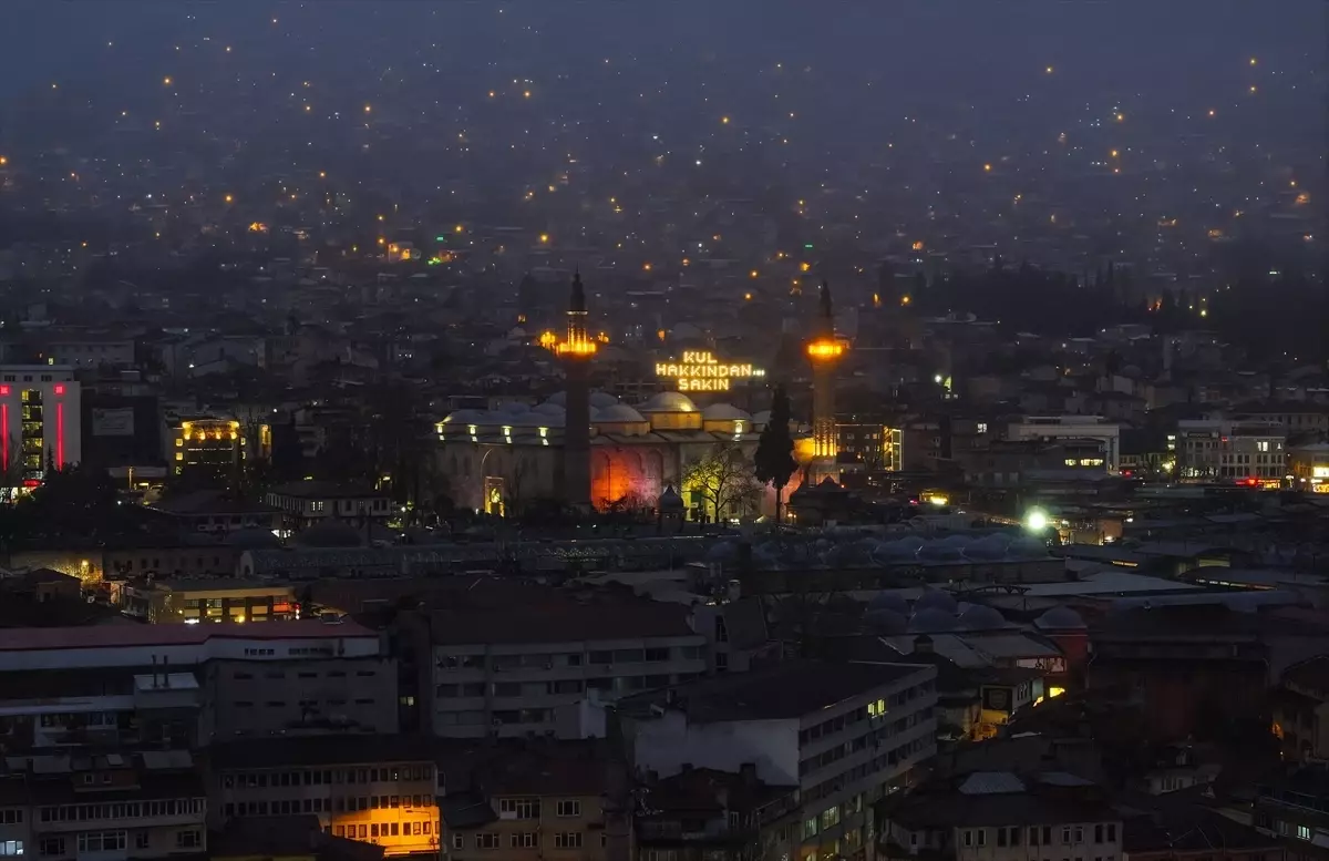 Ulu Cami\'de Ramazan Mahyası