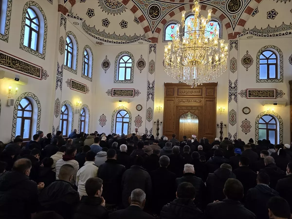 Bursa ve çevre illerde bayram namazı kılındı