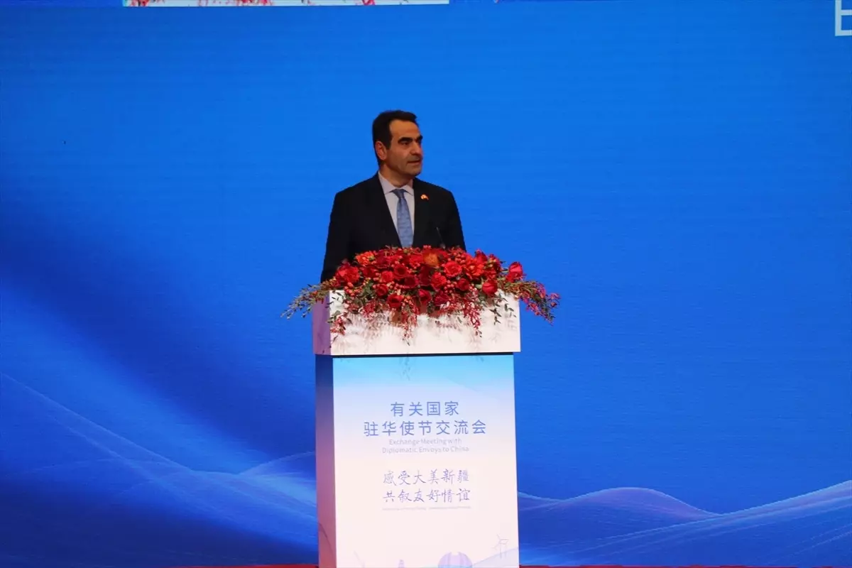 Türkiye\'den Sincan\'a İşbirliği Çağrısı