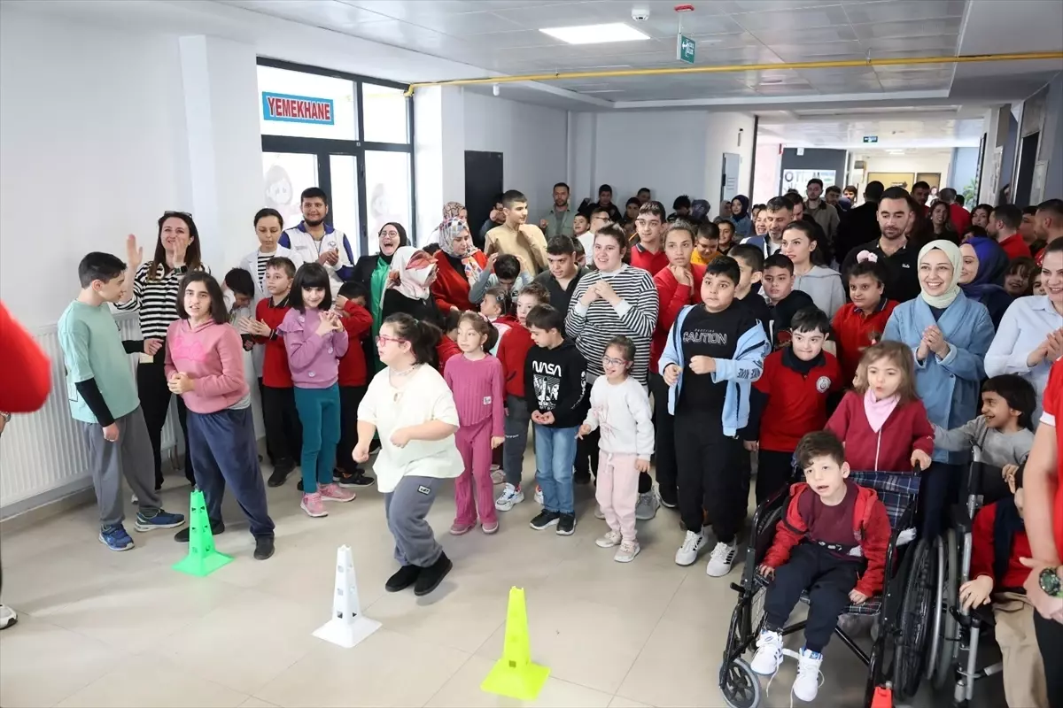 Büyükşehir Belediyesi down sendromlu çocukları buluşturdu