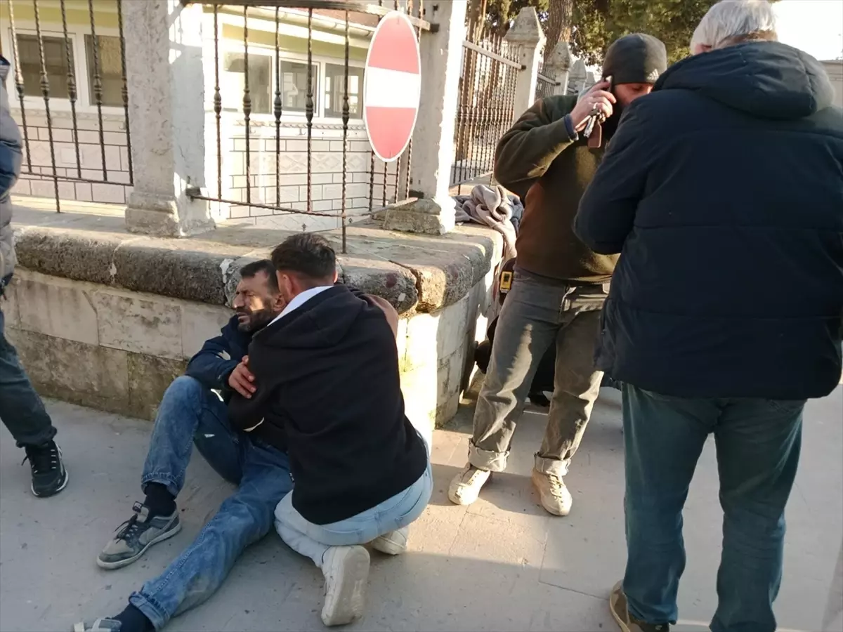 Gelibolu\'da Bıçaklı Kavga: 3 Yaralı