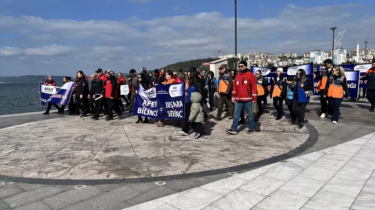 Çanakkale\'de Deprem Farkındalık Yürüyüşü