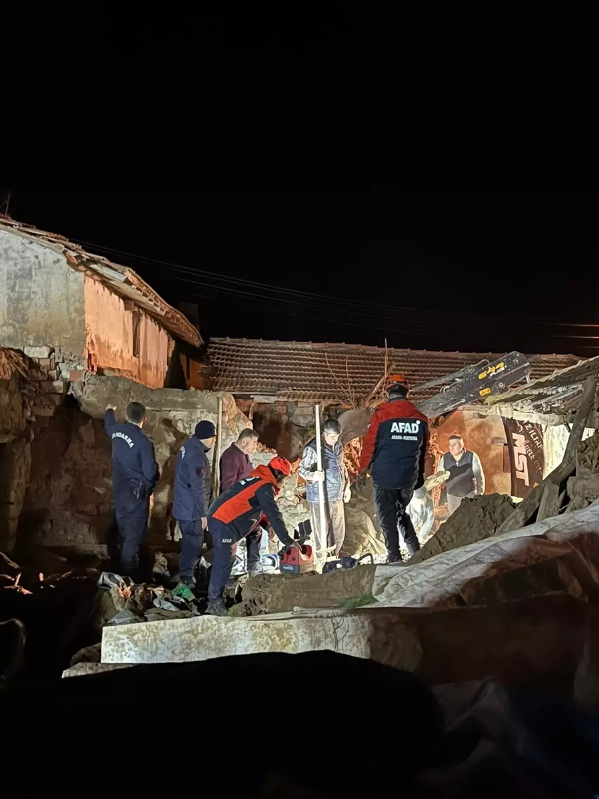 Kızılırmak\'ta Ahır Çöktü: 5 Hayvan Öldü