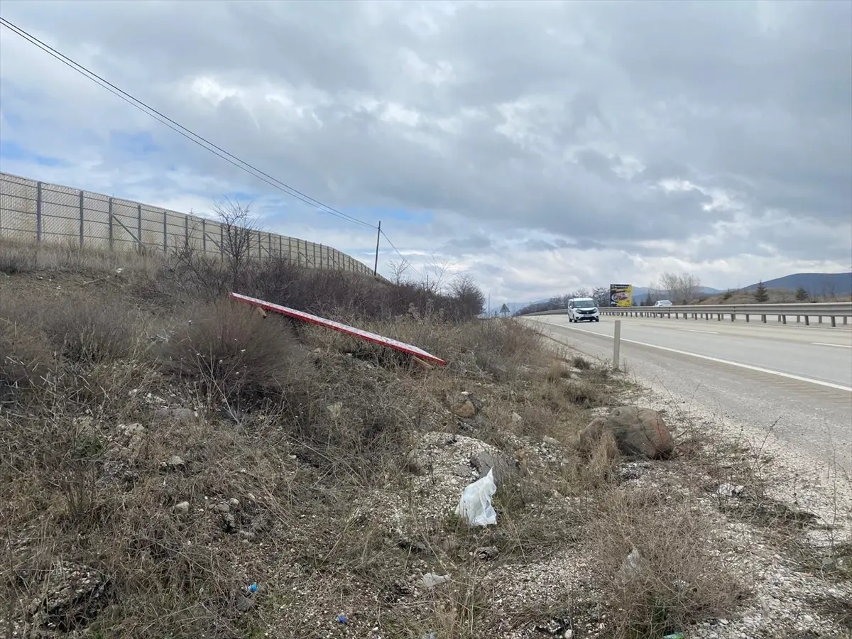 Çankırı\'da İzinsiz Tabelalar Kaldırılıyor