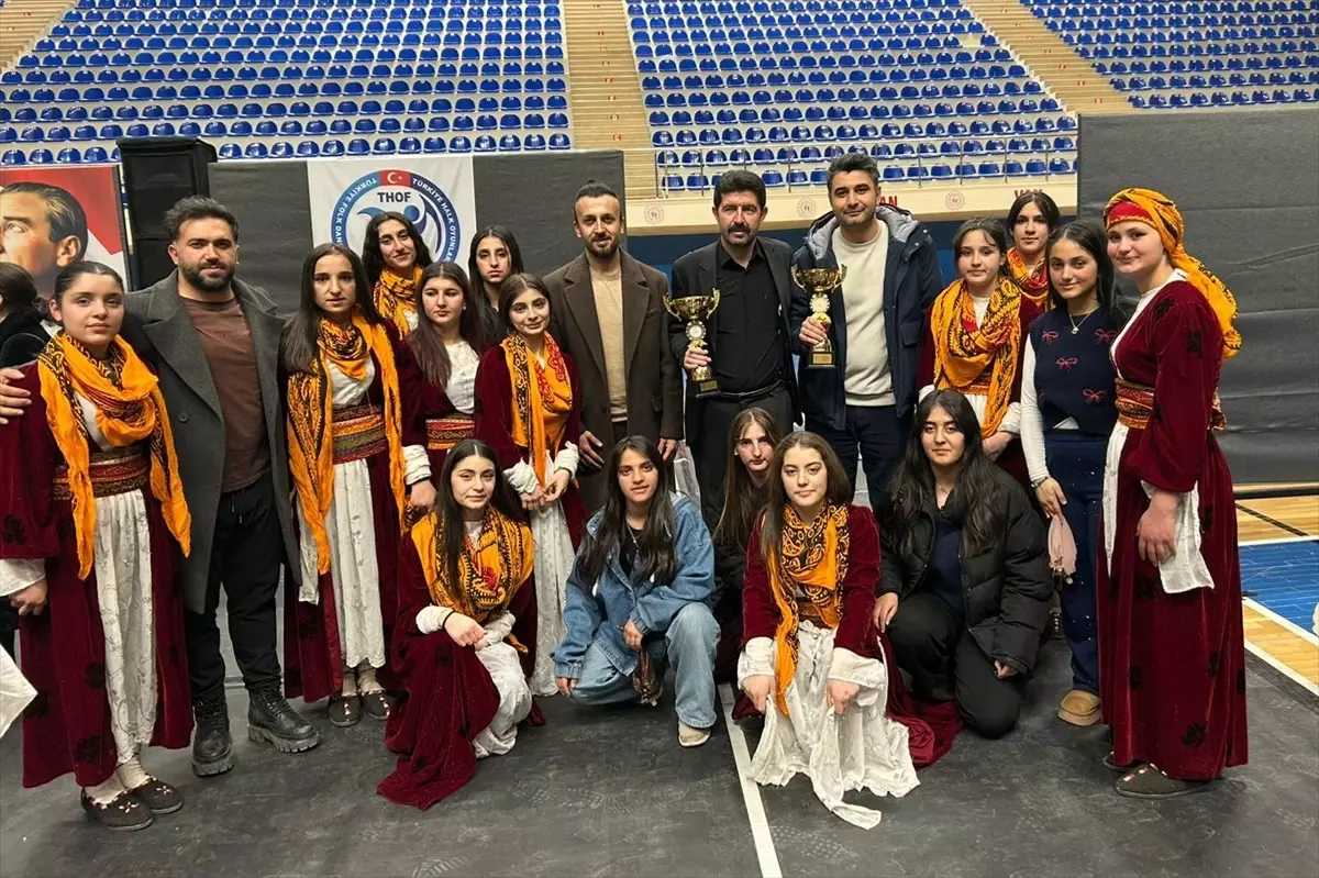 Çatak Halk Oyunları Ekibi İl Birincisi Oldu