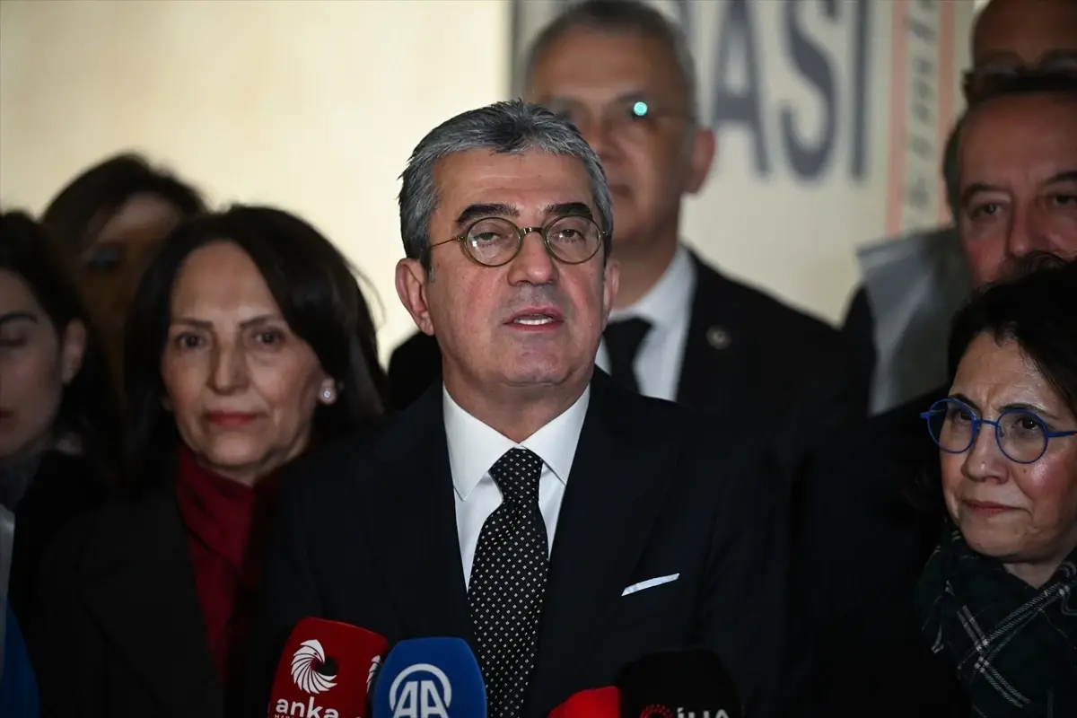 CHP\'den AYM\'ye Harç Düzenlemesine İptal Başvurusu
