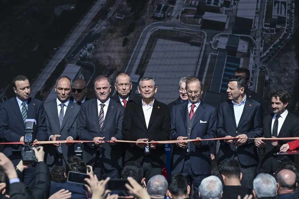 CHP Genel Başkanı Özel, Arnavutköy\'de içme suyu arıtma tesisinin açılışına katıldı Açıklaması