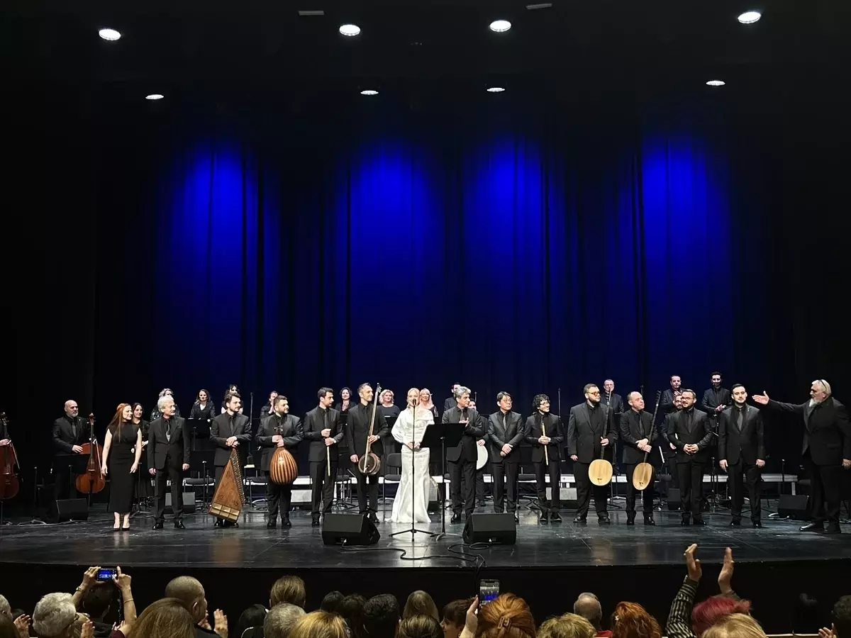 İstanbul Devlet Türk Müziği Korosu Konser Verdi