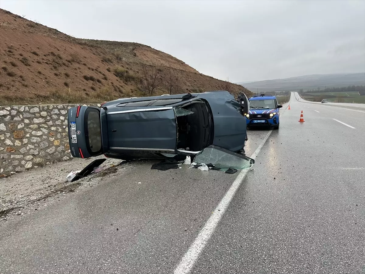 Çorum\'da Otomobil Devrildi: 5 Yaralı