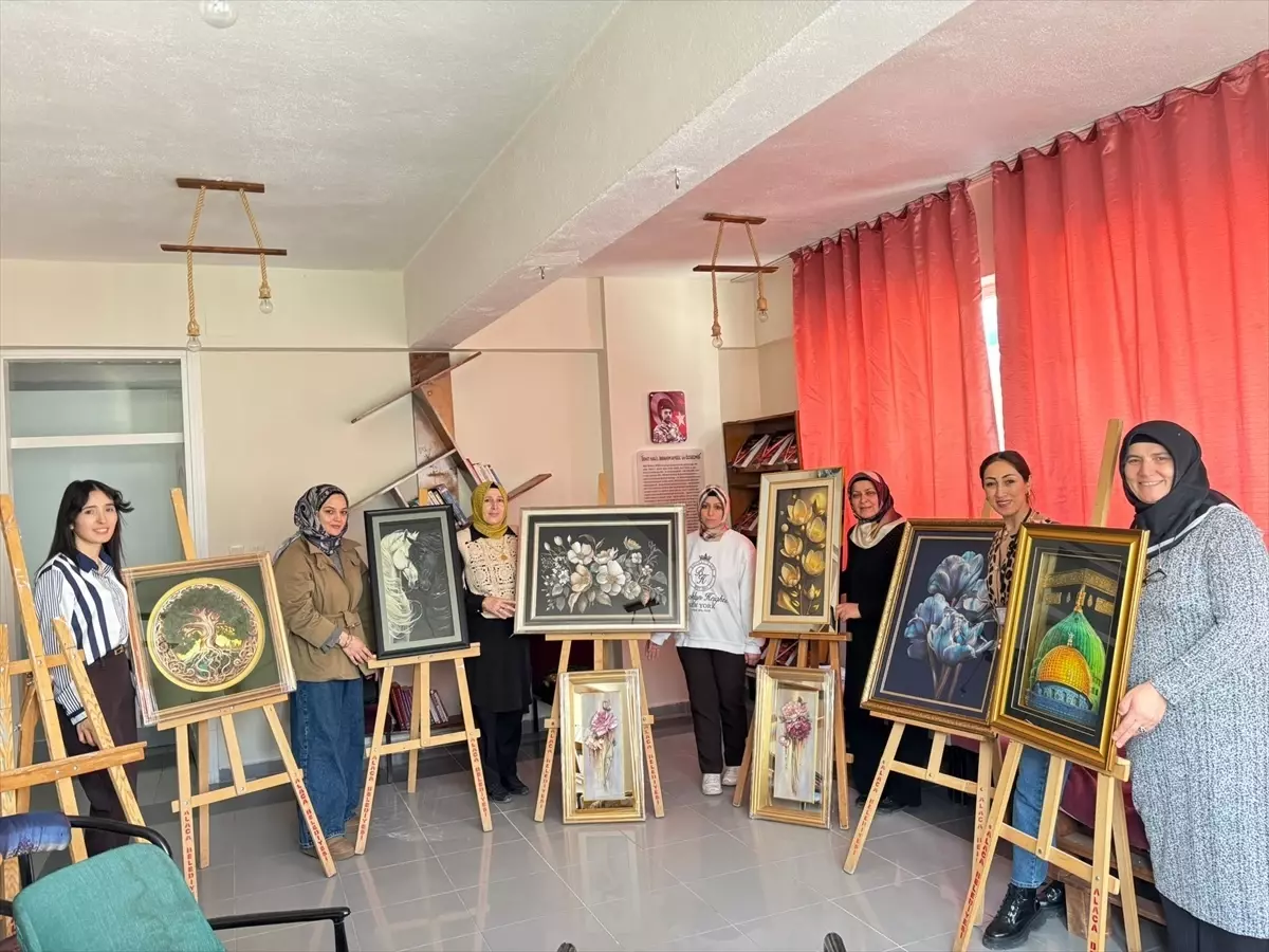 Alaca\'daki Rölyef Kursu Kadınları Güçlendiriyor