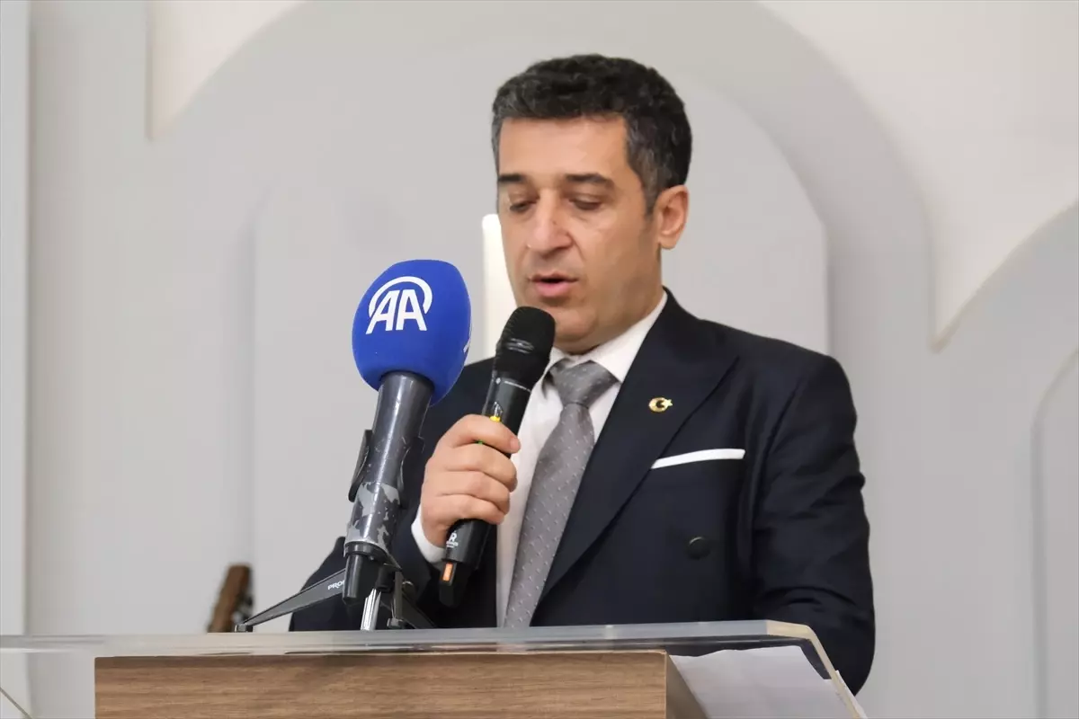 Çorum\'da Başarılı Öğrencilere İftar