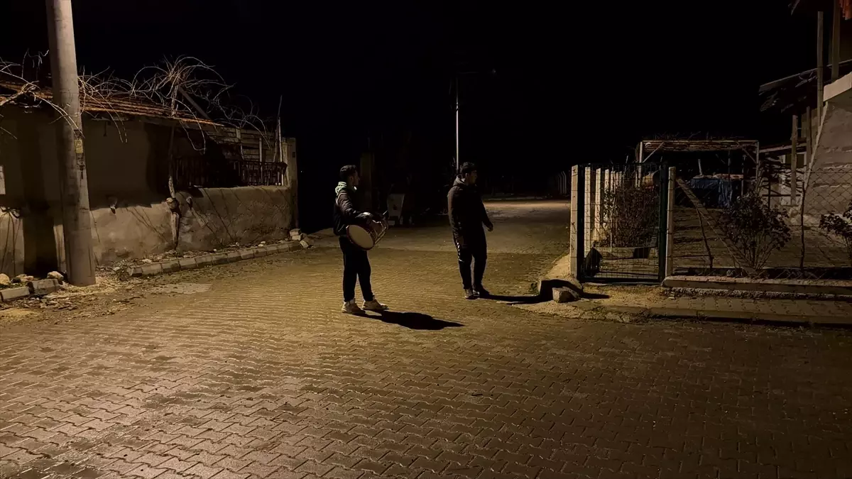 Gençler Sahur İçin İsimlerle Uyandırıyor