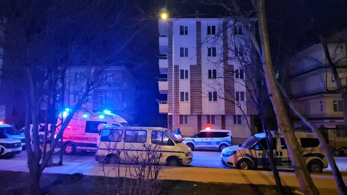 Şizofreni Hastası Annesini ve Anneannesini Rehin Aldı