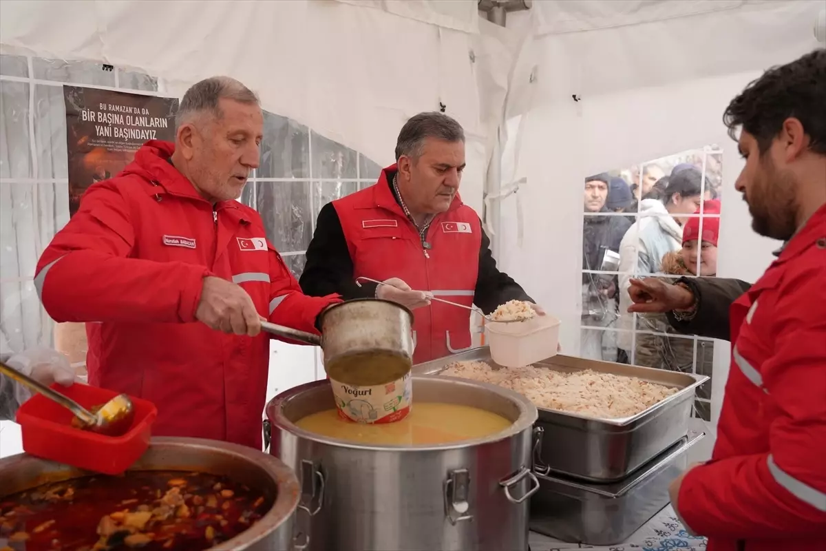 Çubuk\'ta Ramazan Yardımları Devam Ediyor