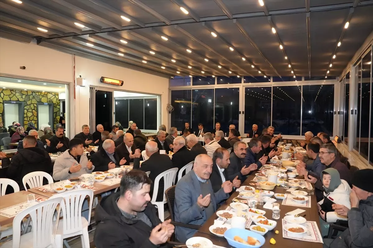 Çubuk\'ta Muhtarlar İftar Buluşmasında Bir Araya Geldi