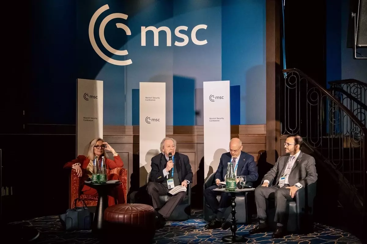 Kılıç, Münih\'te Barış İle İlgili Tartışmalara Katıldı