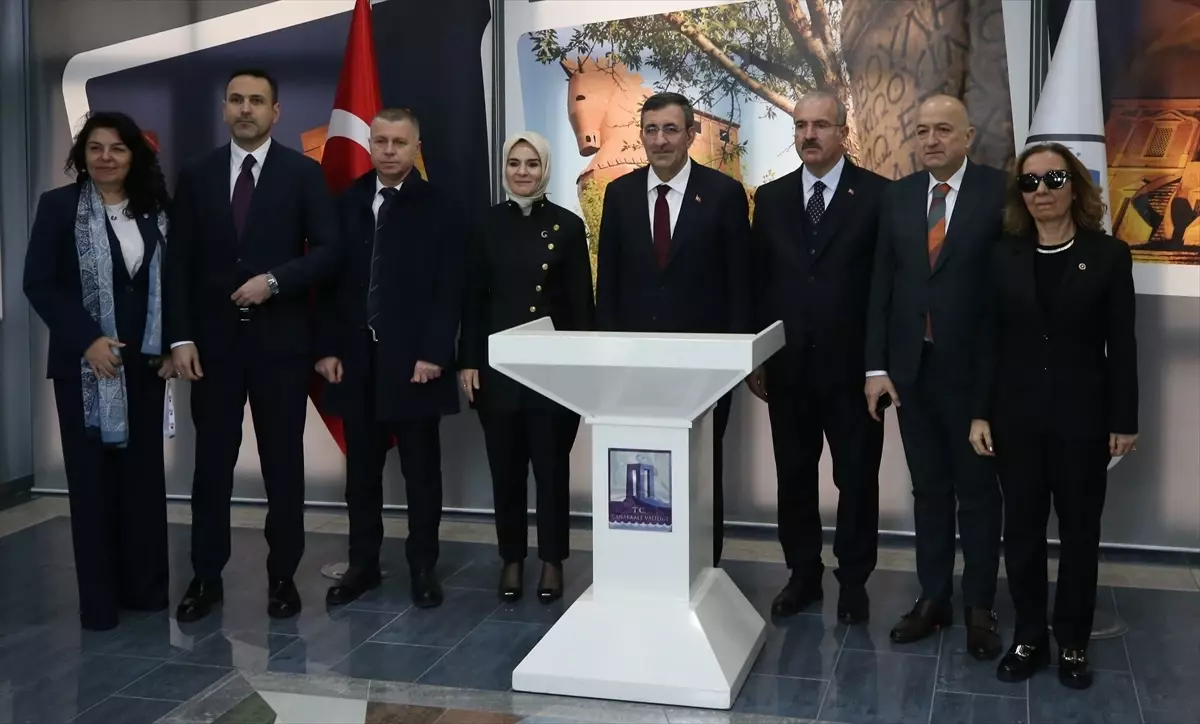 Cumhurbaşkanı Yardımcısı Yılmaz ve Bakan Göktaş Çanakkale Valiliği\'ni ziyaret etti