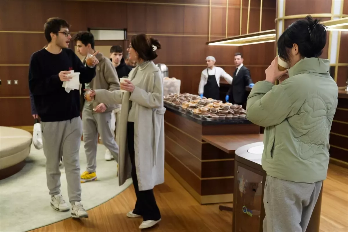 Millet Kütüphanesi\'nde Sahur İkramı