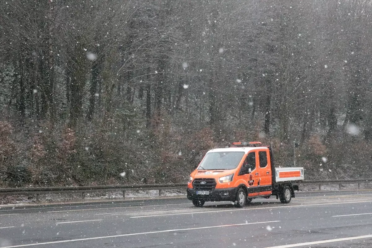Bolu Dağı\'nda Kar Yağışı: Sürücülere Uyarılar