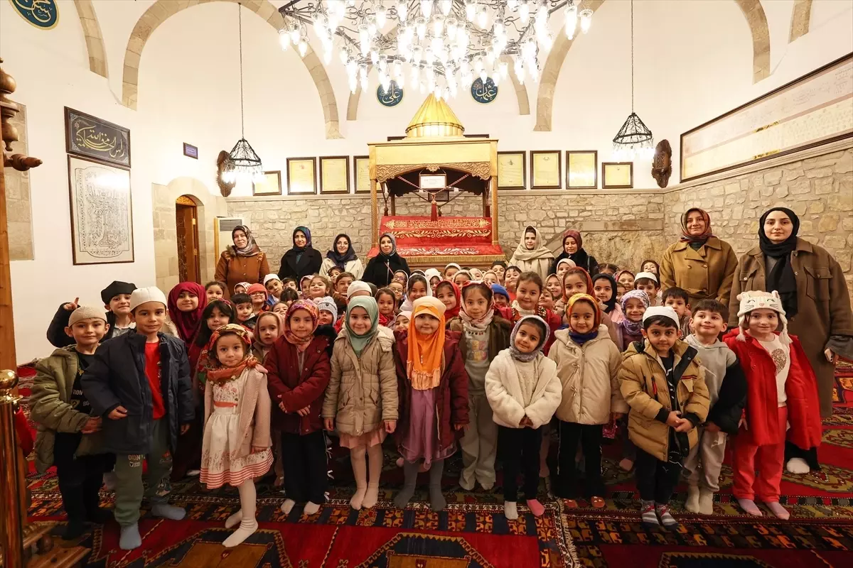 Öğrenciler Somuncu Baba Külliyesi\'ni Ziyaret Etti