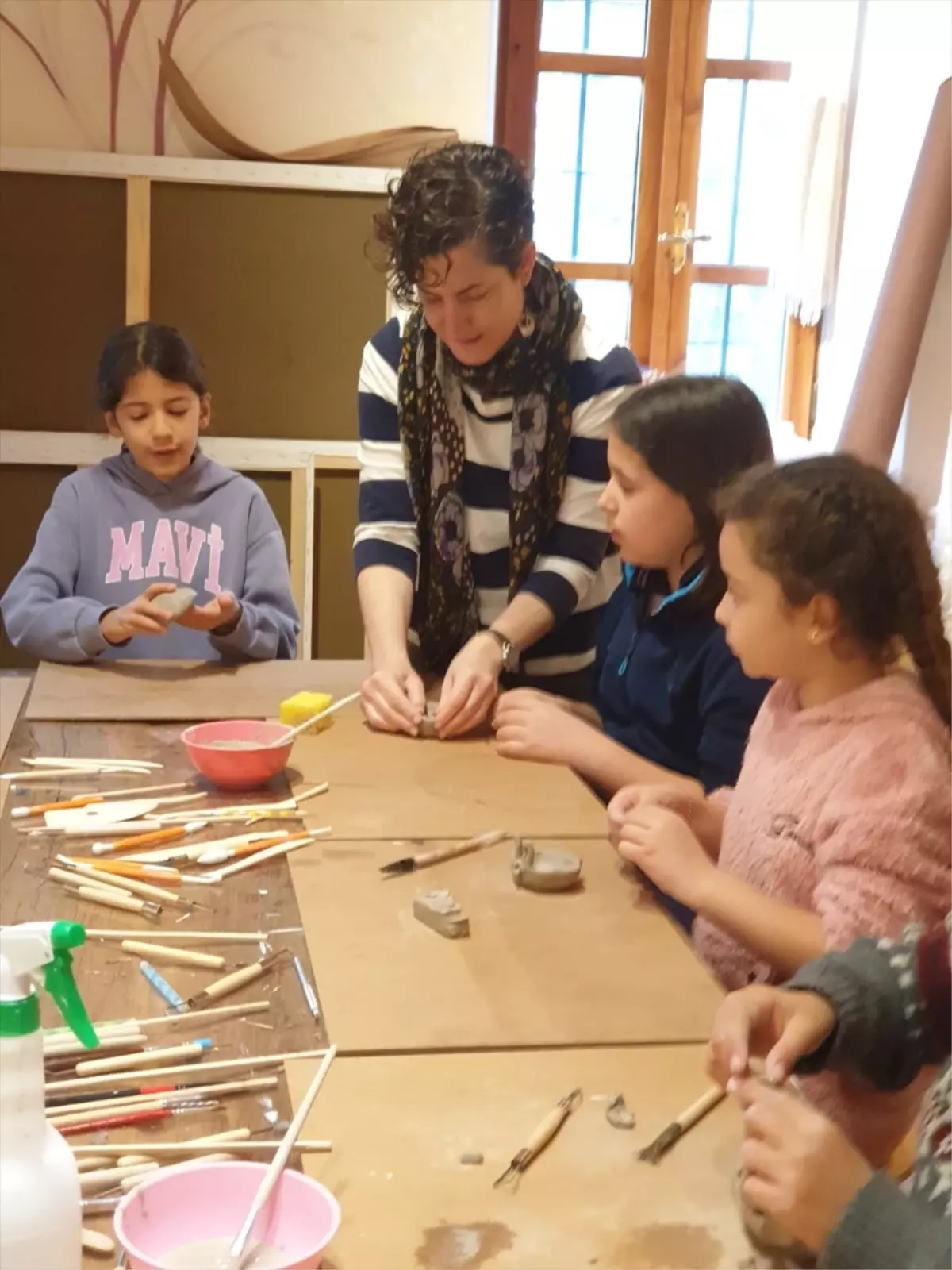 Datça\'da Öğrenciler Seramik Atölyesiyle Yeteneklerini Sergiledi