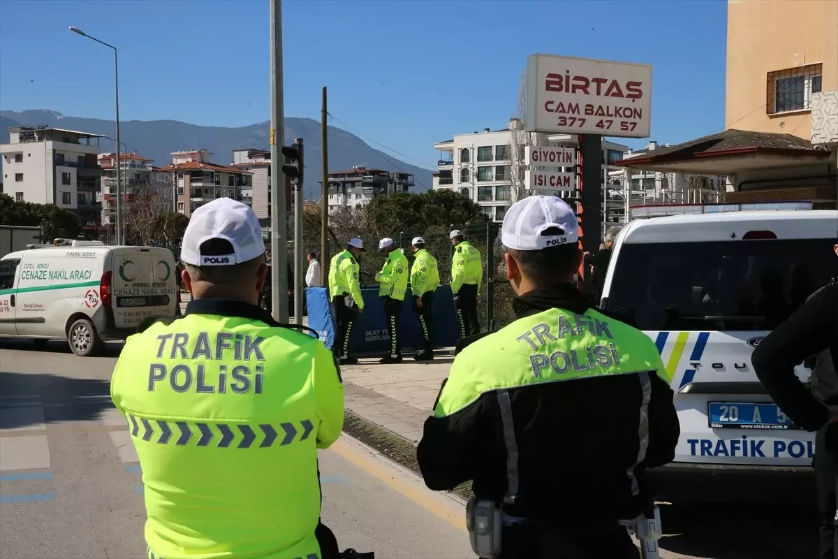 Denizli\'de Motosiklet Kazası: Sürücü Hayatını Kaybetti