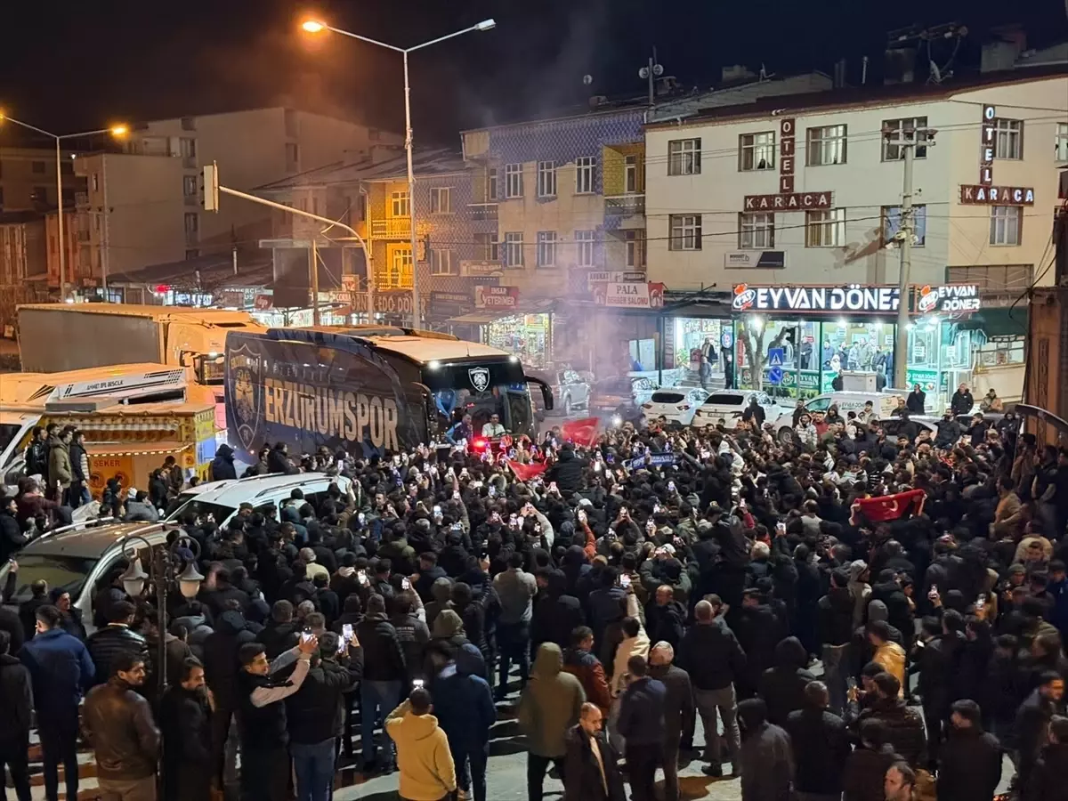 Erzurumspor FK Coşkuyla Karşılandı
