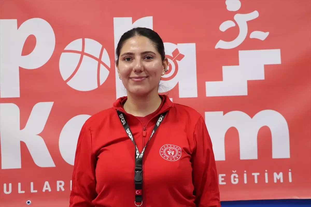 Depremzede ilkokul öğrencileri, farklı spor dallarıyla tanışıyor