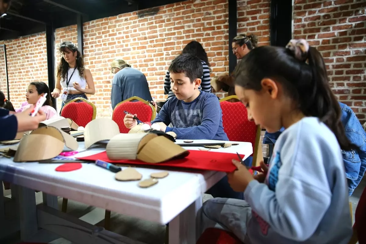 Çocuklar Kukla Yapmayı Öğrendi