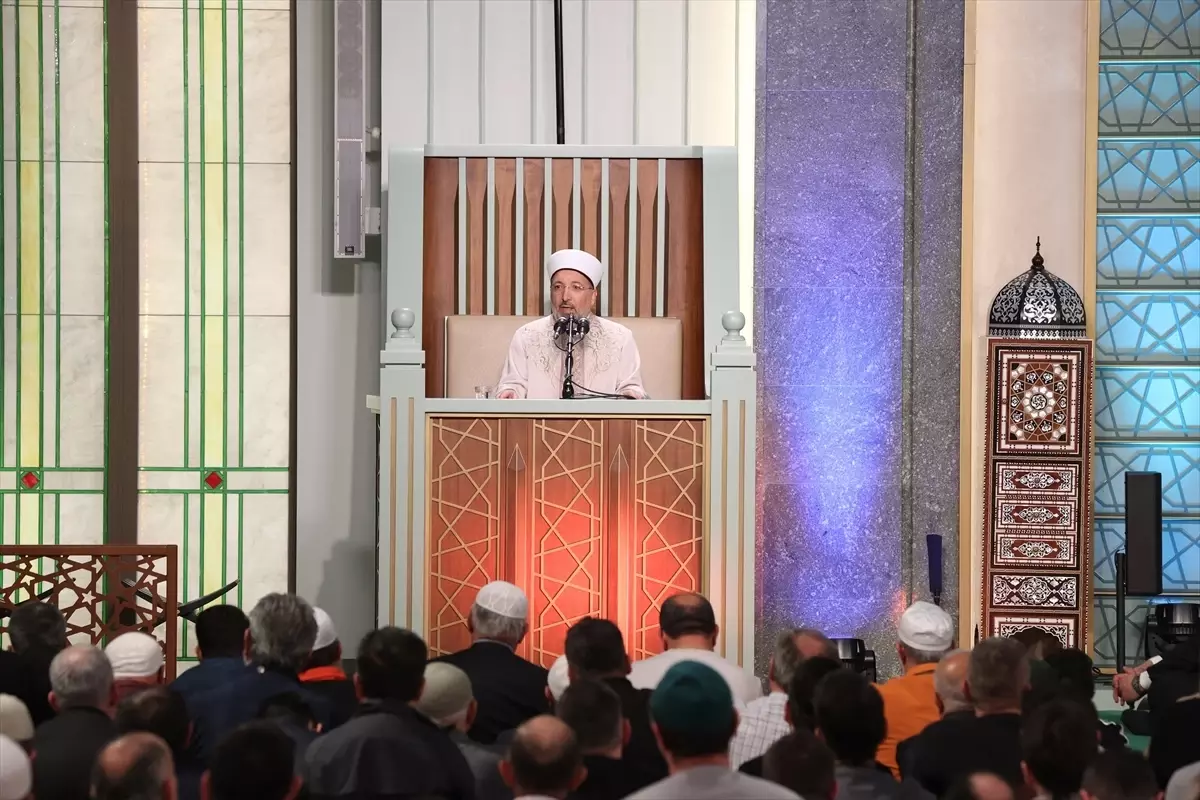 Kadir Gecesi\'nde Kulluk Vurgusu