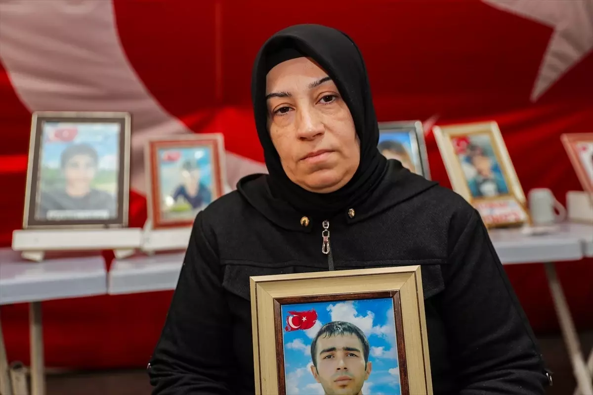 Diyarbakır Anneleri Ramazan\'da Evlat Nöbetinde