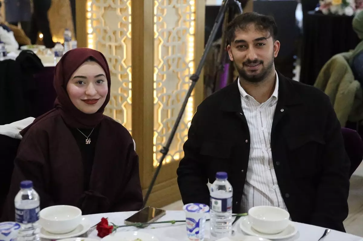 Diyarbakır\'da Aile ve Gençlik Fonu\'ndan yararlanan çiftler iftarda buluştu