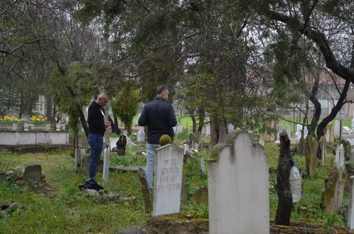 Dodurga\'da Bayram Kabir Ziyareti