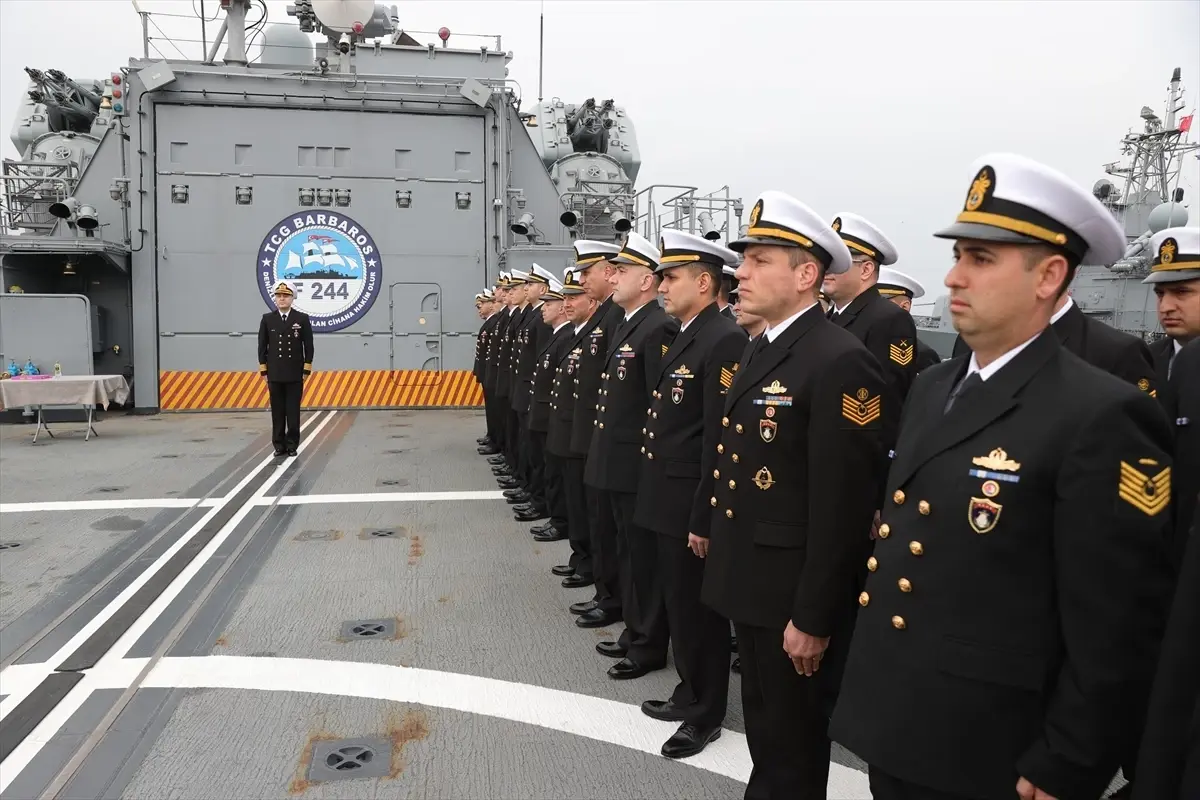 Donanma Bayramda Görevde