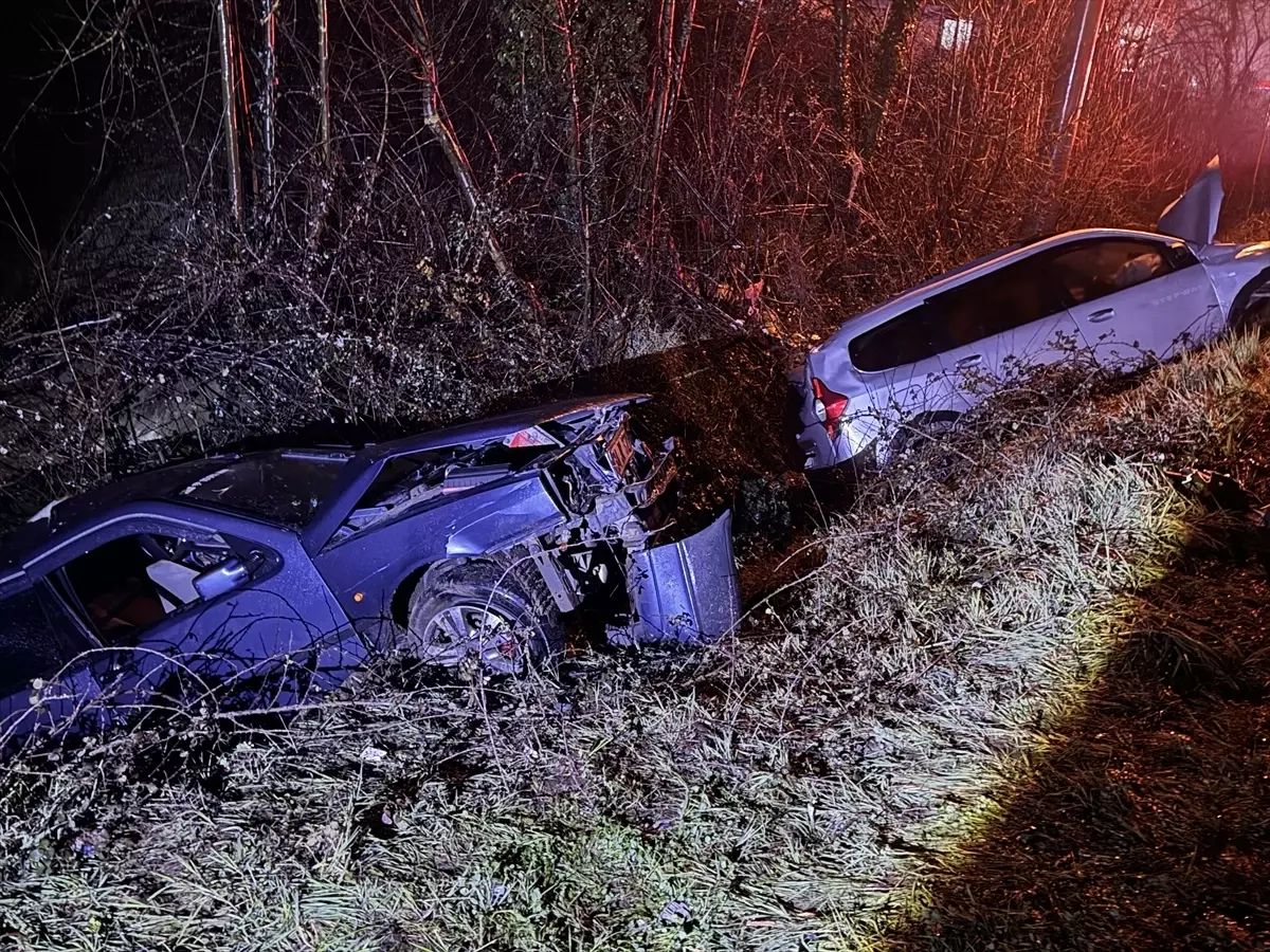 Düzce\'de Trafik Kazası: 6 Yaralı