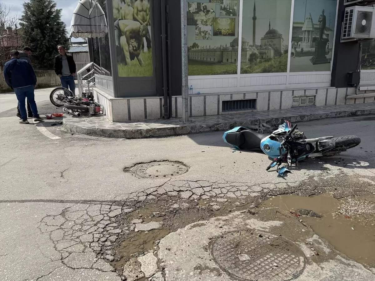 Edirne\'de Motosiklet Kazası Sonrası Bıçaklama