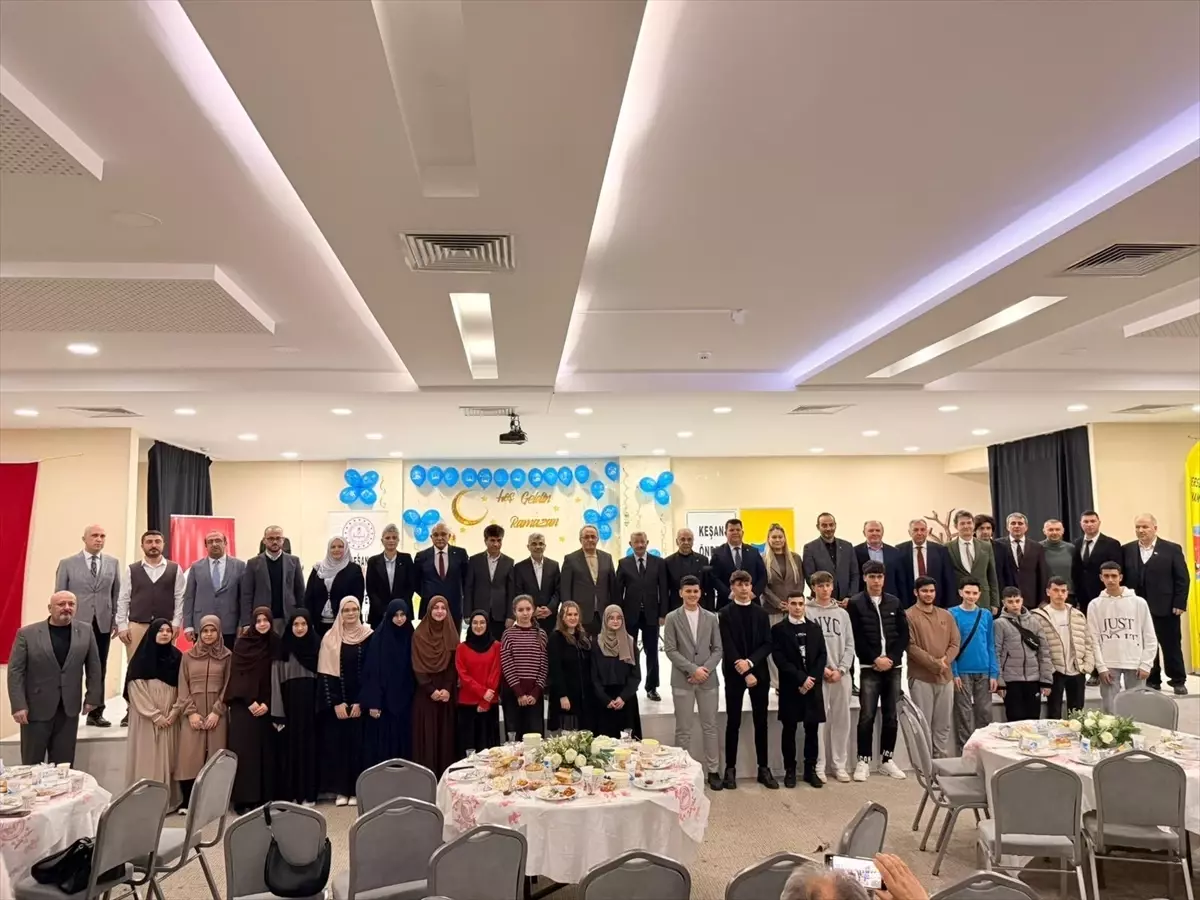 Kadınlara Hilal-i Ahmer Rozeti