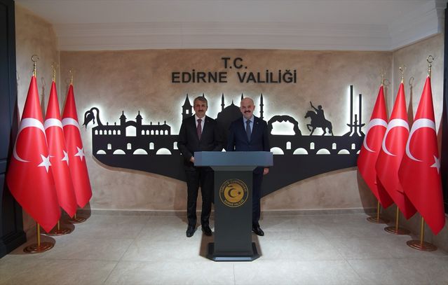 Vali Sezer, Bakan Yardımcısı Çalışkan’ı Kabul Etti