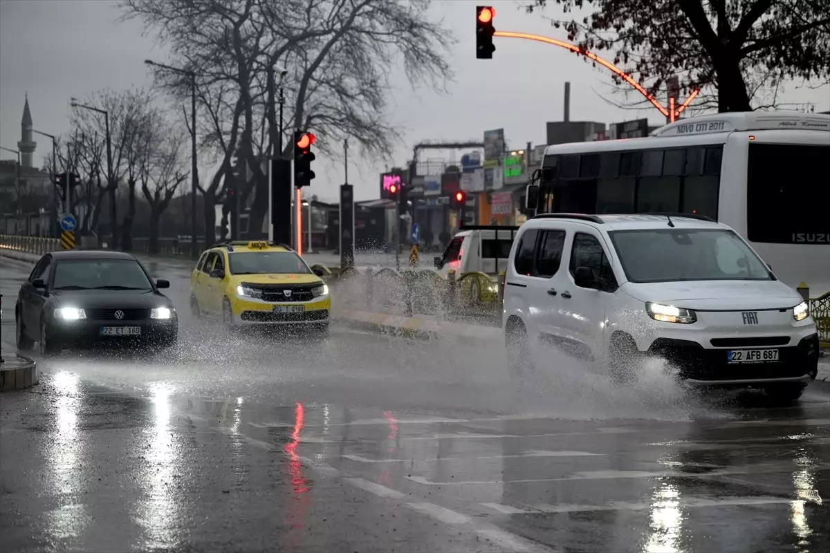 Edirne ve Kırklareli\'nde Sağanak Yağış