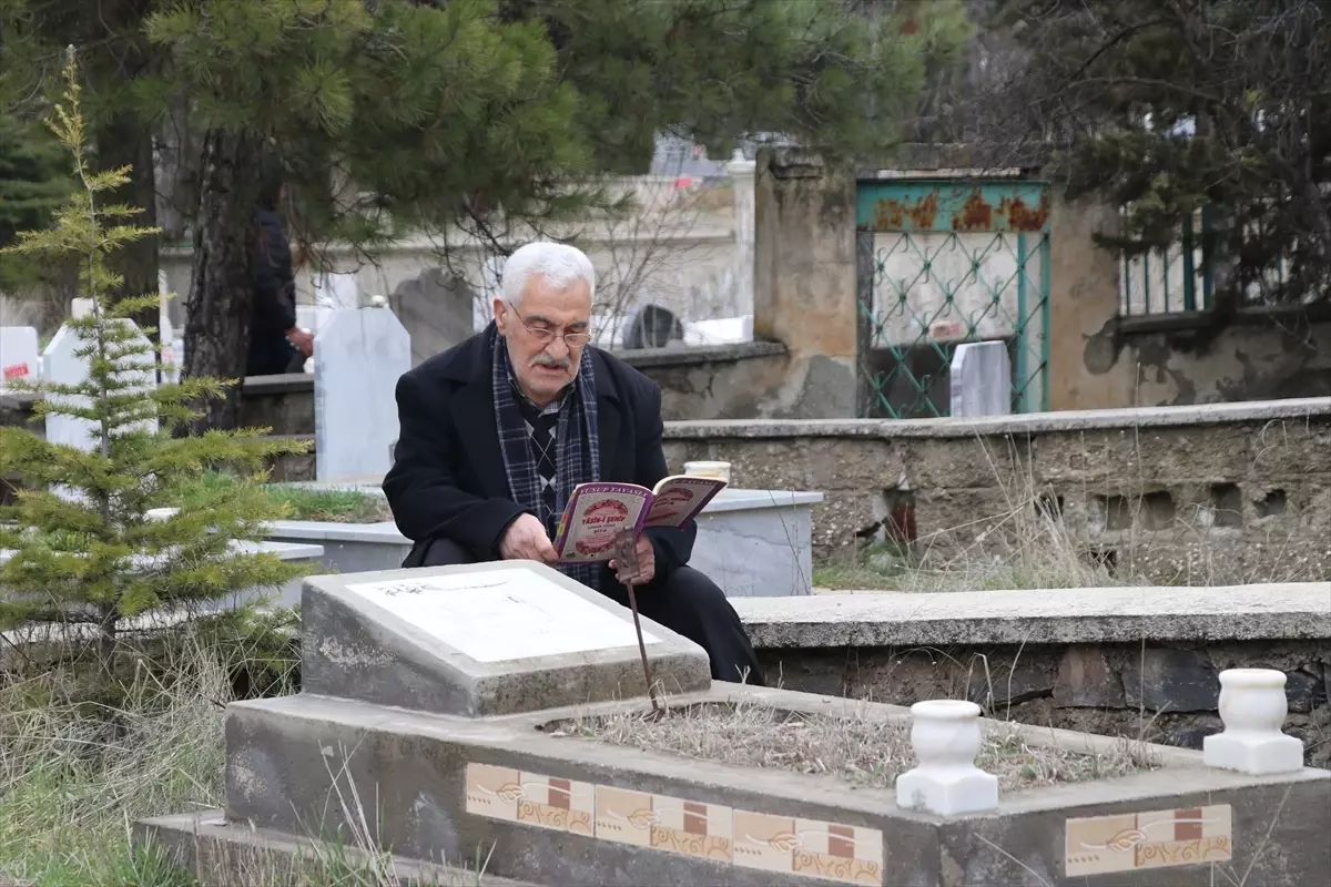 Elazığ\'da Mezarlık Ziyareti