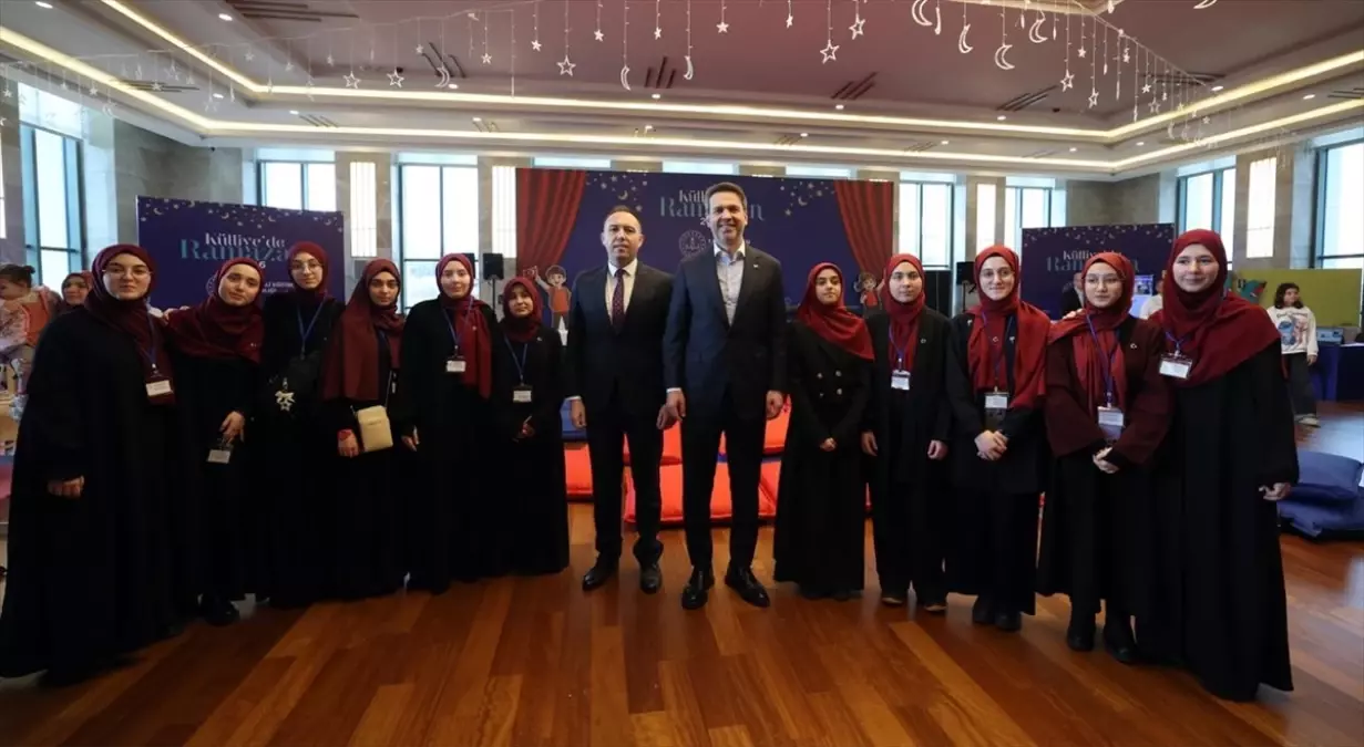 Bakan Bayraktar: Çağrı Bey Somalide Umut Veriyor